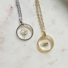 Charger l'image dans la galerie, Collier Gigi - Soupir blanc - rond