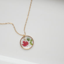 Cargar imagen en el visor de la galería, Collar Gigi blanco - hexa (pequeño)