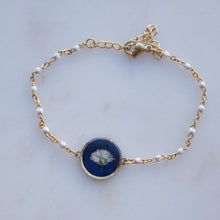Load image into Gallery viewer, Céleste Bracelet - gypsophila - round and white chain