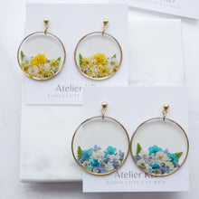 Load image into Gallery viewer, Bouquet earrings - round