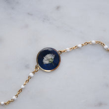 Load image into Gallery viewer, Céleste Bracelet - gypsophila - round and white chain