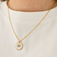 Charger l'image dans la galerie, Collier Gigi - Soupir blanc - rond