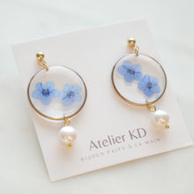 Load image into Gallery viewer, Perla myosotis earrings - round
