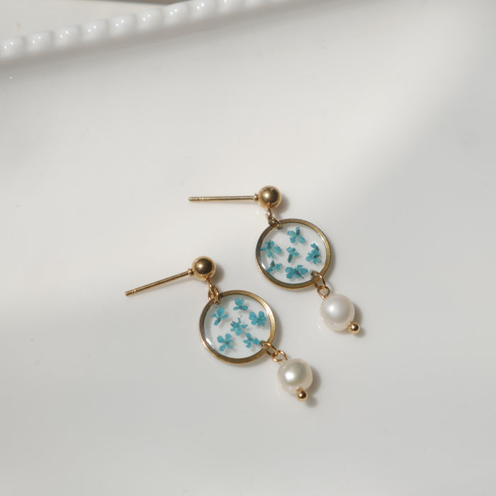 Boucles d'oreilles Perla - fleurs de carottes bleues - petit rond