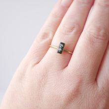 Load image into Gallery viewer, Bague Celeste -  mini rectangle (ajustable)
