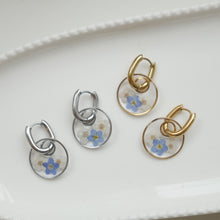 Load image into Gallery viewer, Boucles d&#39;oreilles Thalia duo myosotis - rond 20mm
