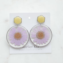 Load image into Gallery viewer, Boucles d&#39;oreilles duo Margo lila et jaune - rond (xl)
