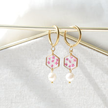 Load image into Gallery viewer, Boucles d&#39;oreilles Perla - Lola (medium) petit hexa
