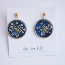 Load image into Gallery viewer, Boucles d&#39;oreilles Céleste - fleurs de carottes- rond 25mm
