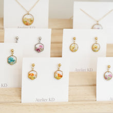 Load image into Gallery viewer, Bouquet necklace - round (small 16mm)

