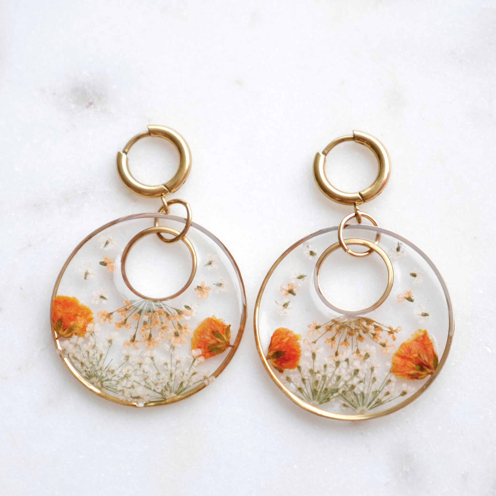 Thalia earrings orange and white round (XL) – Atelier KDube - Main Image