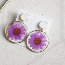 Load image into Gallery viewer, Mauve and white Margaux duo earrings - round (xxl)
