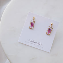 Load image into Gallery viewer, Boucles d&#39;oreilles Lucy - fuschia  (petit 12mm)
