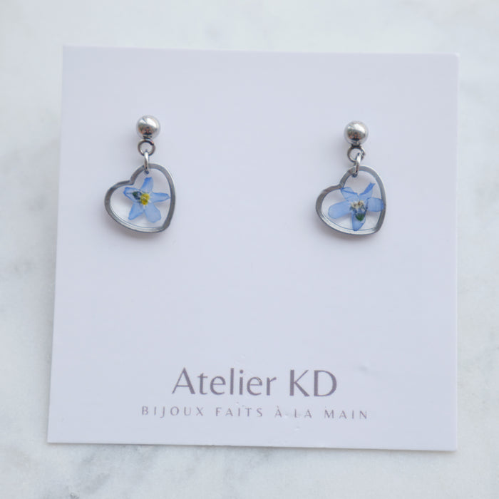 Boucles d’oreilles Mia - fleurs de myosotis - coeur (petit 12mm)